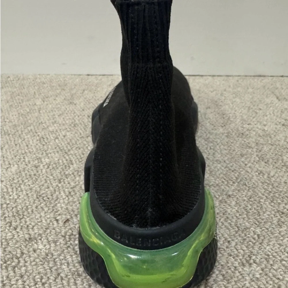 Balenciaga Speed runner stretchy knit fabric trainer sneakers with rubber sole. - Picture 10 of 14